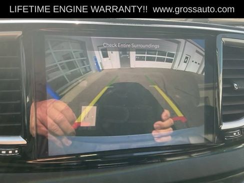 Used 2024 Chrysler Pacifica Touring-L FWD image 17