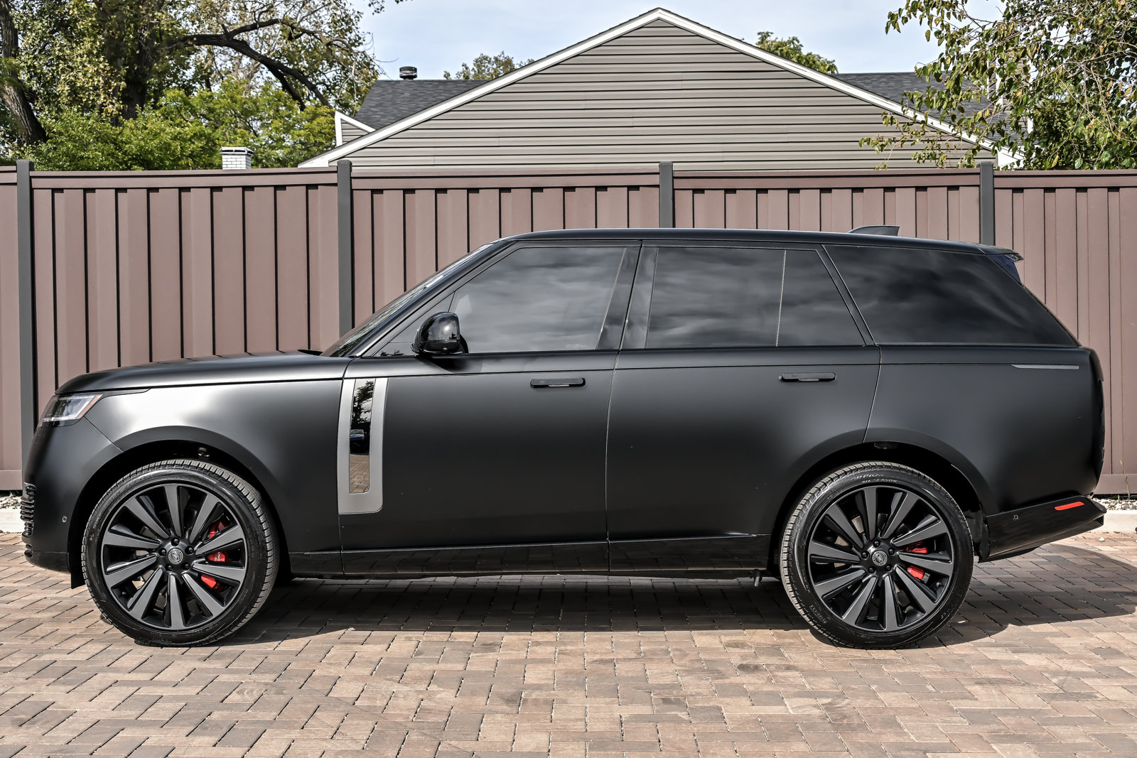 Used 2023 Land Rover Range Rover SV AWD/4WD image 4