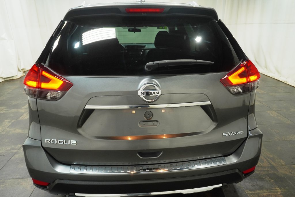 Used 2017 Nissan Rogue SV AWD/4WD image 5