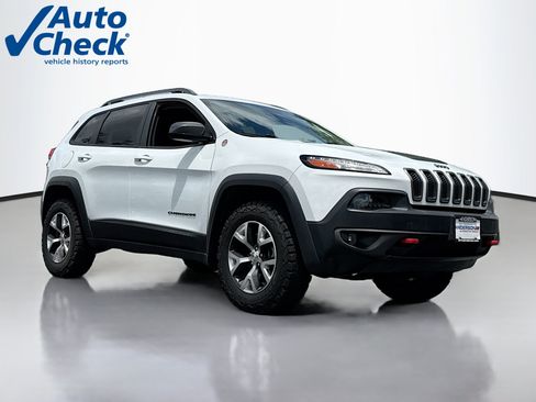 Used 2017 Jeep Cherokee Trailhawk AWD/4WD image 1