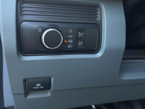 Used 2024 Ford F550 4x4 Regular Cab Super Duty image 15