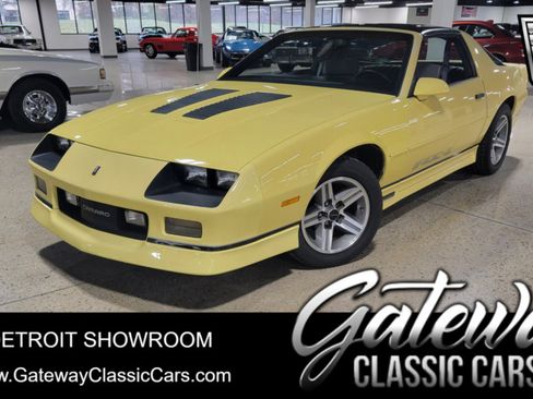 Used 1987 Chevrolet Camaro LT image 1