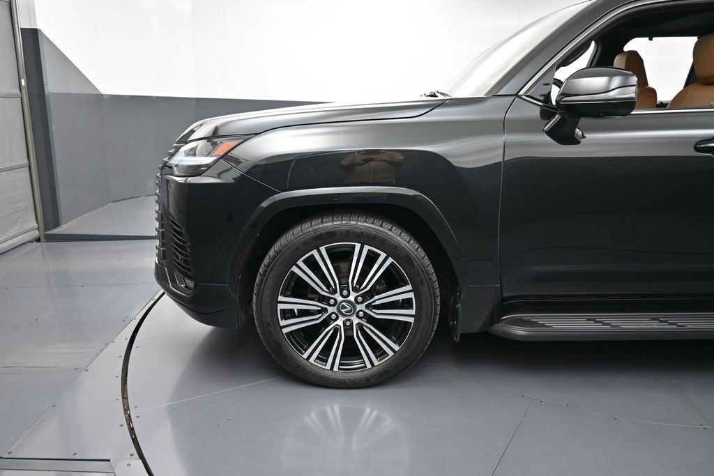 Used 2024 Lexus LX 600 4WD w/ Appearance Package image 12