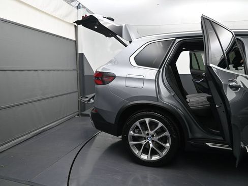 Used 2024 BMW X5 sDrive40i w/ Premium Package RWD image 10