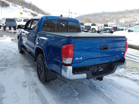 Used 2017 Toyota Tacoma SR5 w/ Tow Package image 8