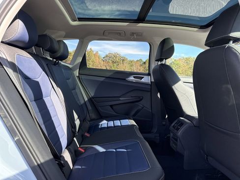 New 2026 Volkswagen Taos SEL image 17