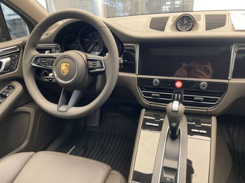New 2026 Porsche Macan image 14