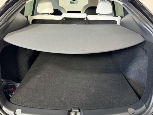 Used 2025 Tesla Model Y Long Range RWD image 24