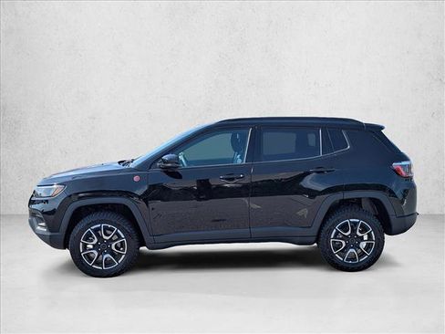 Used 2026 Jeep Compass Trailhawk AWD/4WD image 8
