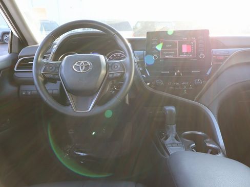 Used 2024 Toyota Camry SE image 18