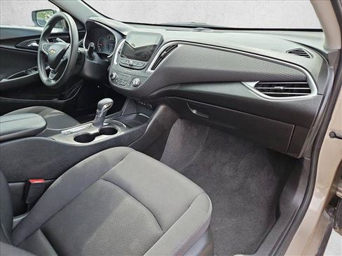 Used 2025 Chevrolet Malibu LT FWD image 21