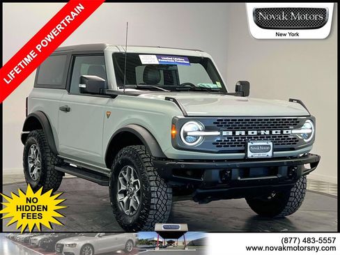 Used 2022 Ford Bronco Badlands image 1
