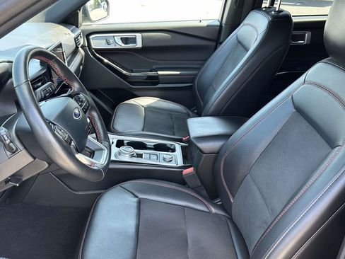 Used 2023 Ford Explorer ST-Line AWD/4WD image 16
