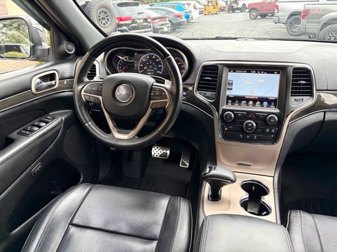 Used 2015 Jeep Grand Cherokee Overland AWD/4WD image 7