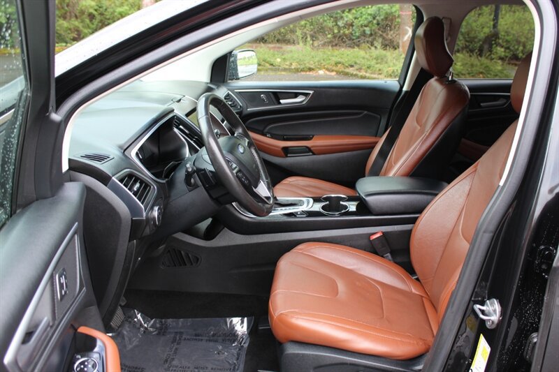 Used 2015 Ford Edge Titanium w/ Equipment Group 302A AWD/4WD image 10