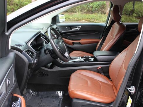 Used 2015 Ford Edge Titanium w/ Equipment Group 302A AWD/4WD image 10