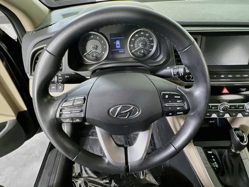 Used 2020 Hyundai Elantra Value Edition FWD image 11