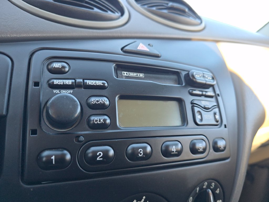 Used 2003 Ford Focus LX FWD image 27