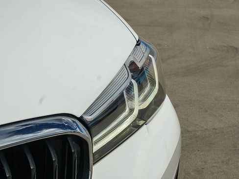 Used 2021 BMW 530i w/ Convenience Package RWD image 7