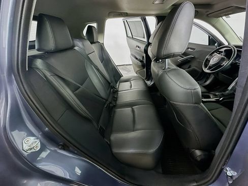 Used 2025 Toyota Corolla Cross XLE w/ Convenience Package FWD image 11