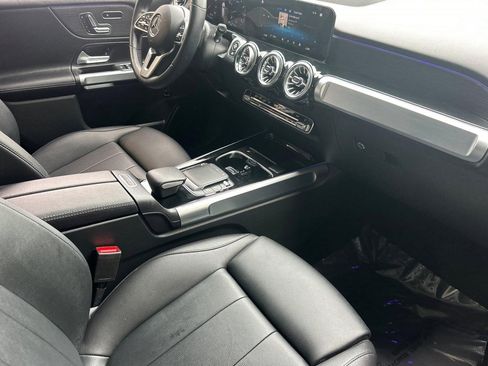 Used 2023 Mercedes-Benz GLB 250 4MATIC image 32