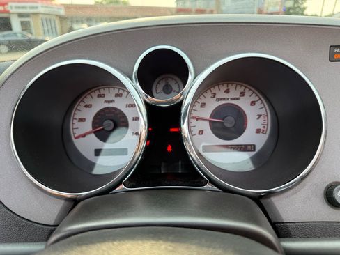 Used 2007 Pontiac Solstice Convertible w/ Premium Package RWD image 14
