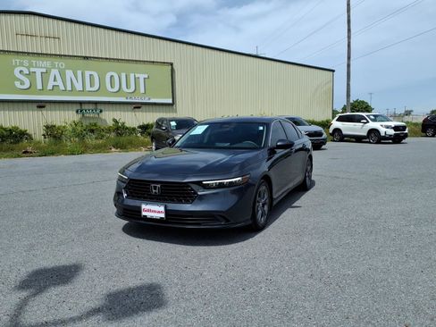 Used 2023 Honda Accord EX image 4
