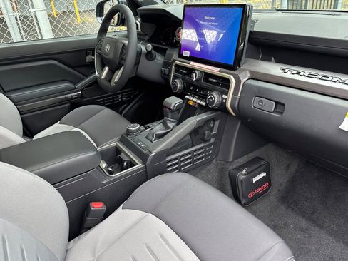 New 2025 Toyota Tacoma TRD Off-Road image 15