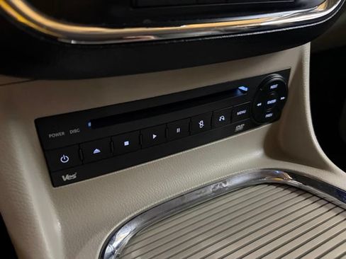 Used 2012 Chrysler Town & Country Touring-L w/ Premium Group FWD image 56