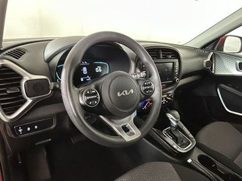 Used 2024 Kia Soul LX w/ Option Group 015 FWD image 13