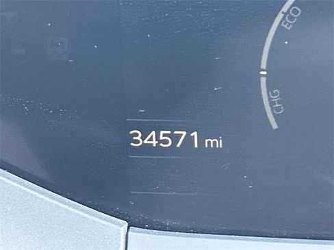 Used 2024 Toyota Prius LE image 28