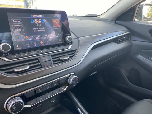 Used 2024 Nissan Altima 2.5 SV image 28