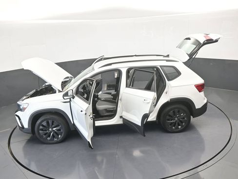 Used 2022 Volkswagen Taos S image 58