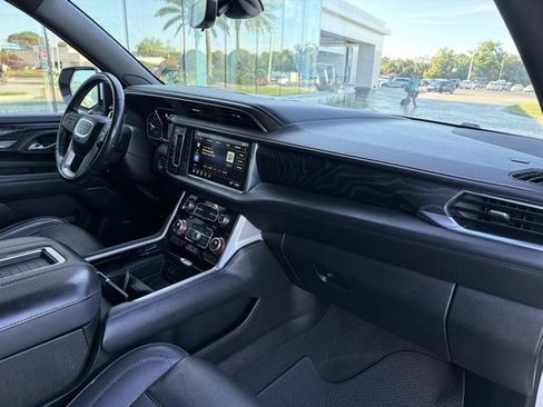 Used 2021 GMC Yukon Denali w/ Denali Ultimate Package AWD/4WD image 22