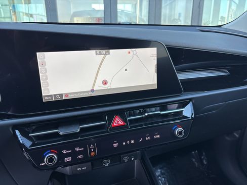 Used 2023 Kia Niro EX FWD image 21