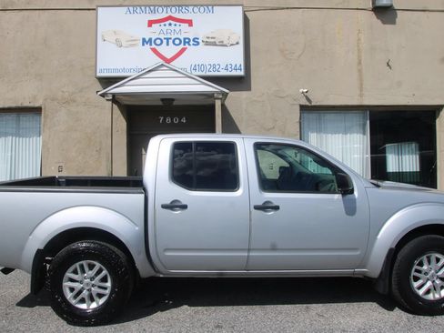 Used 2018 Nissan Frontier SV AWD/4WD image 4