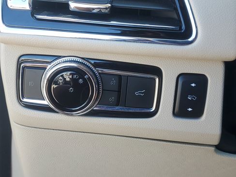 Used 2021 Lincoln Navigator Reserve w/ Luxury Package AWD/4WD image 23