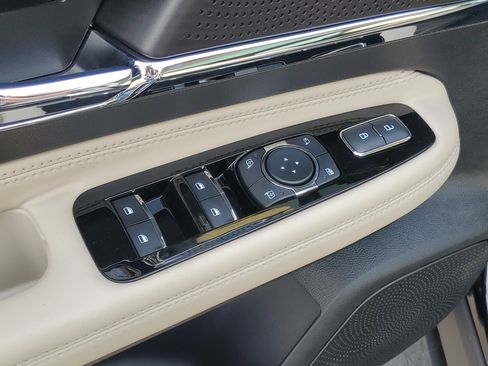 New 2026 Lincoln Corsair Reserve image 10