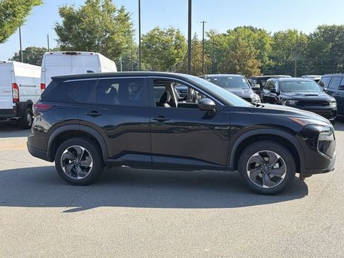 Used 2024 Nissan Rogue SV AWD/4WD image 5