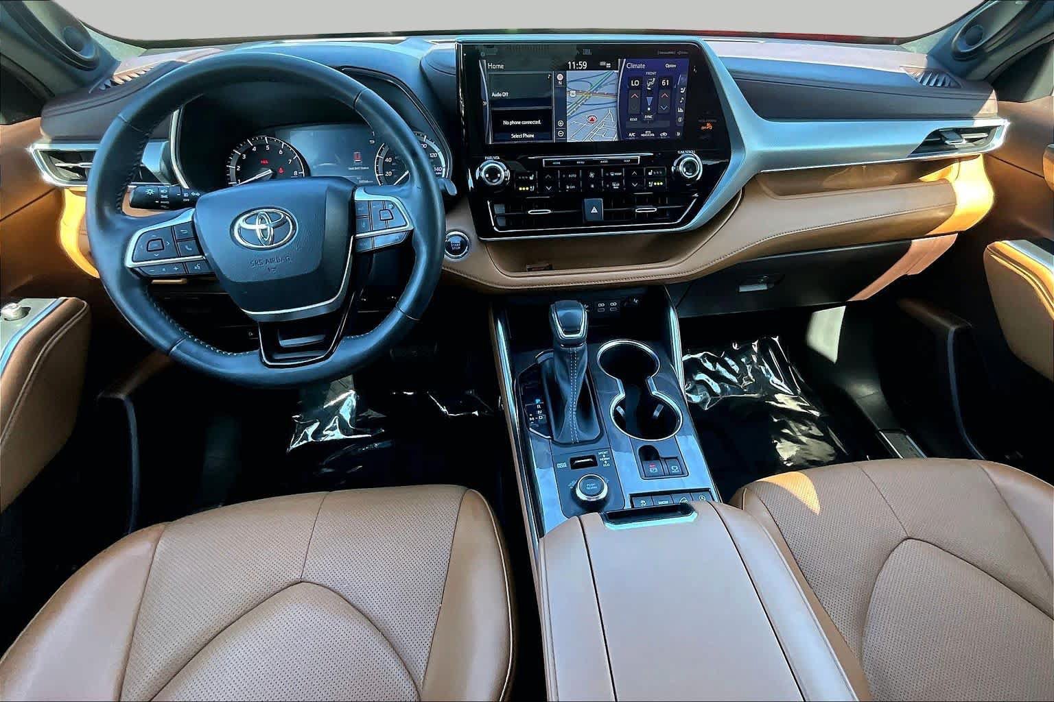 Used 2022 Toyota Highlander Platinum AWD/4WD image 16