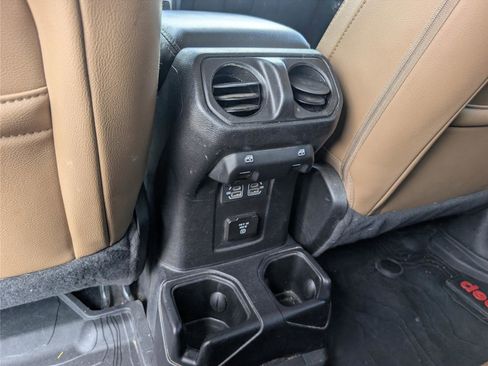 Used 2021 Jeep Gladiator Overland w/ Popular Equipment Package AWD/4WD image 28