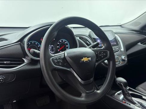 Used 2022 Chevrolet Malibu LS FWD image 24