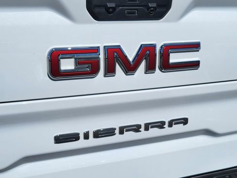Used 2024 GMC Sierra 1500 SLT image 8