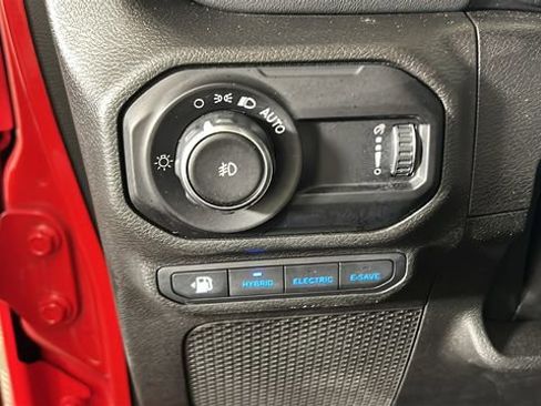 Used 2023 Jeep Wrangler Unlimited Sahara w/ Cold Weather Group AWD/4WD image 19