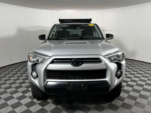 Used 2020 Toyota 4Runner Venture AWD/4WD image 2
