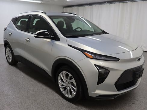Used 2023 Chevrolet Bolt EUV LT w/ Driver Confidence Package FWD image 1