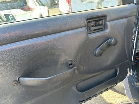 Used 2002 Jeep Wrangler Sport image 18