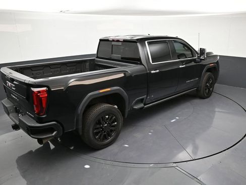 Used 2023 GMC Sierra 2500 Denali w/ Denali Black Diamond Edition AWD/4WD image 19