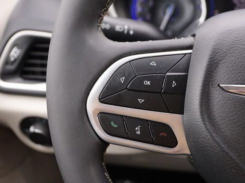 Used 2022 Chrysler Voyager LX FWD image 14