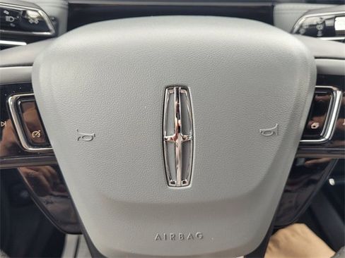 Used 2022 Lincoln Corsair Reserve w/ Elements Package image 16